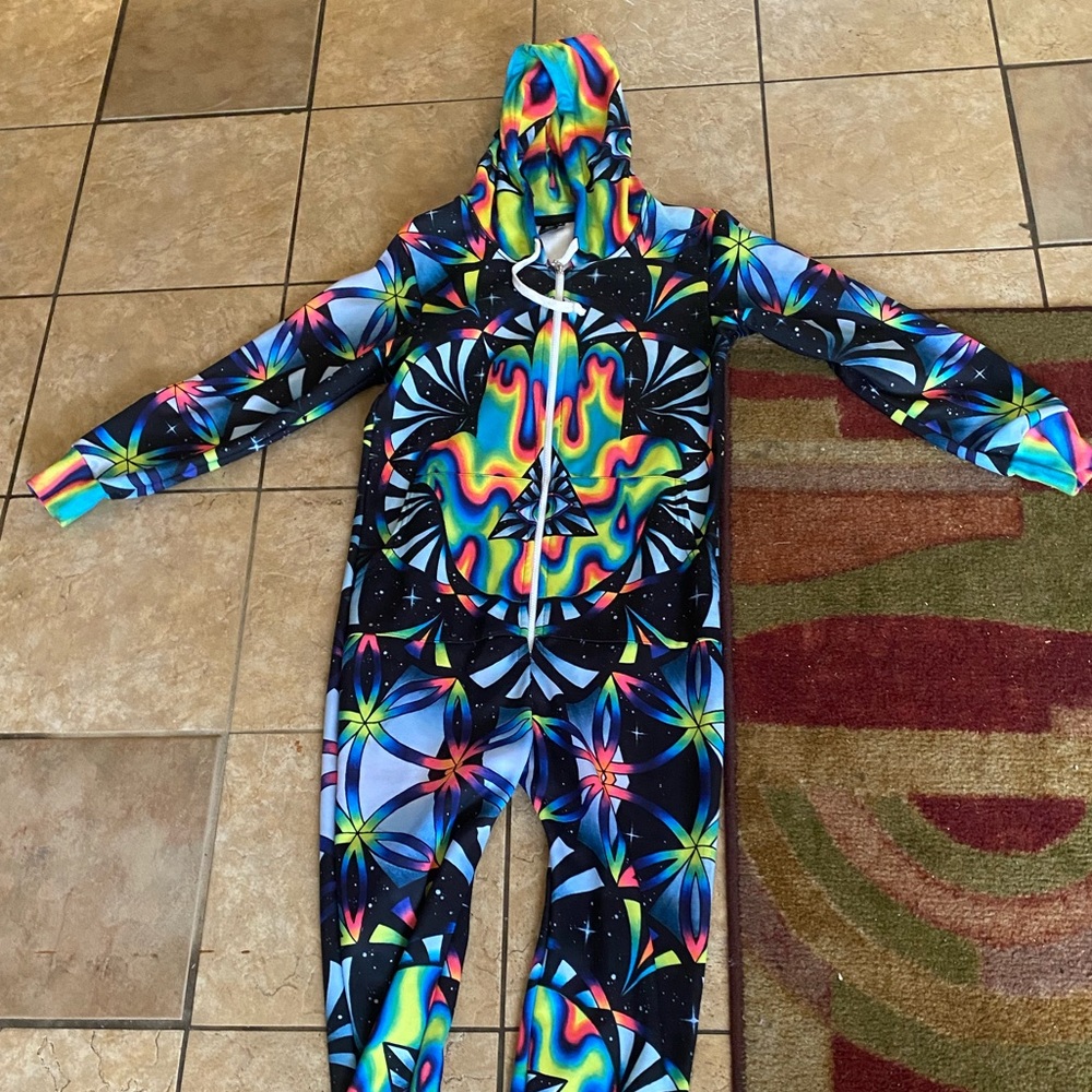 Electro threads onesie - coolest trippy design 👁